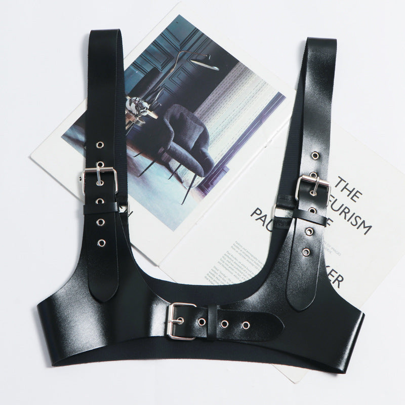 Black Buckle Harness - Cherry Bomb