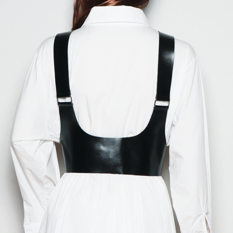 Black Buckle Harness - Cherry Bomb