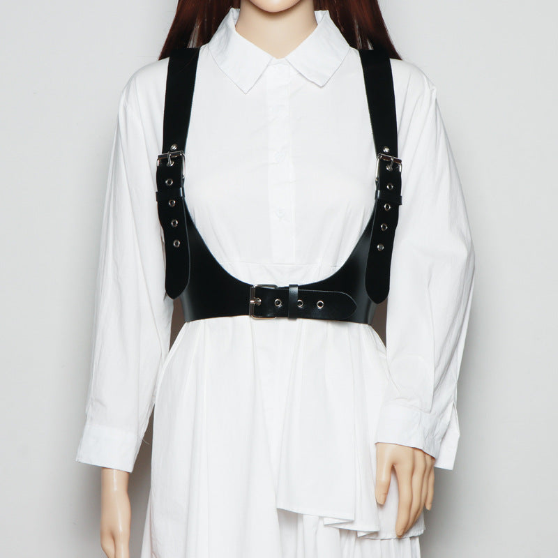 Black Buckle Harness - Cherry Bomb
