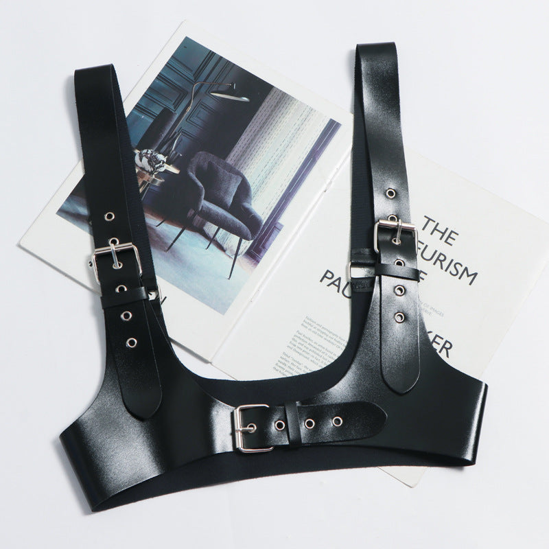 Black Buckle Harness - Cherry Bomb